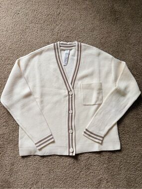 alo tennis club sweater knit cardigan Gravel/ Ivory set